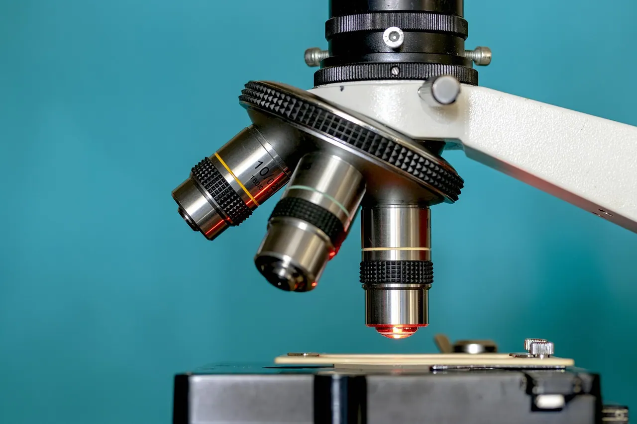 microscope, lab, research, medical, slide, instrument, glass, optics, virus, micro, care, health, close-up, chemistry, experiment, viewfinder, microscopy, plate, scrutiny, sample, 
