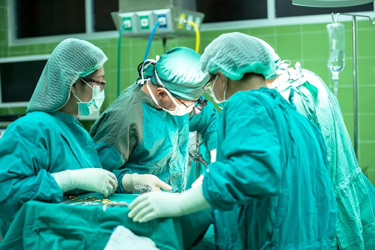 laboratory, analysis, chemistry, research, chemist, lab, phd, diagnostics, hospital, test tubes, medical, doctor, medic, tests, treatment, diagnostician, health, experiments, exami